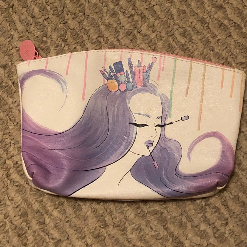 🎀 NWOT Glam Makeup Bag 🎀